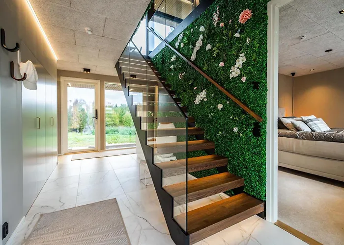 New Luxury By The River * 罗瓦涅米