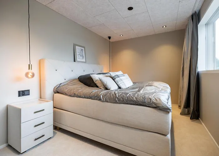 别墅 New Luxury By The River