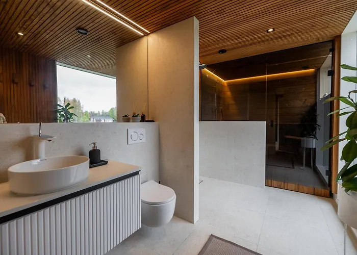 New Luxury By The River 别墅