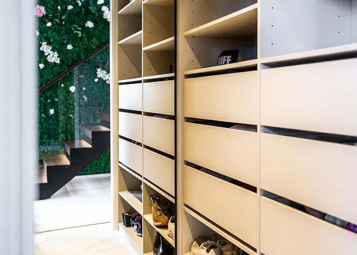 New Luxury By The River 别墅 *