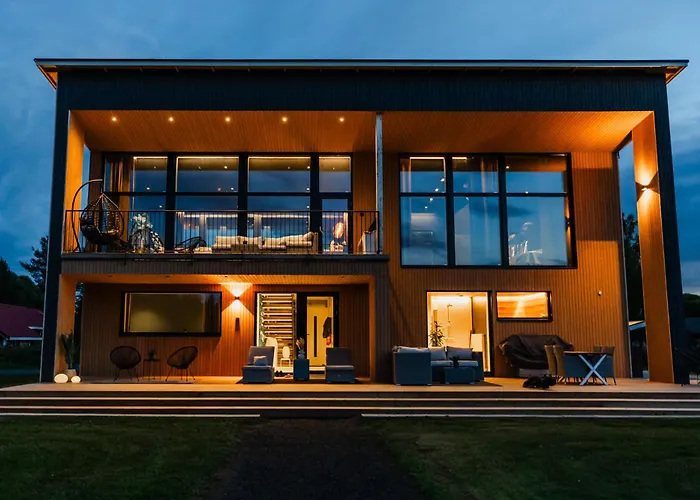 别墅 New Luxury By The River