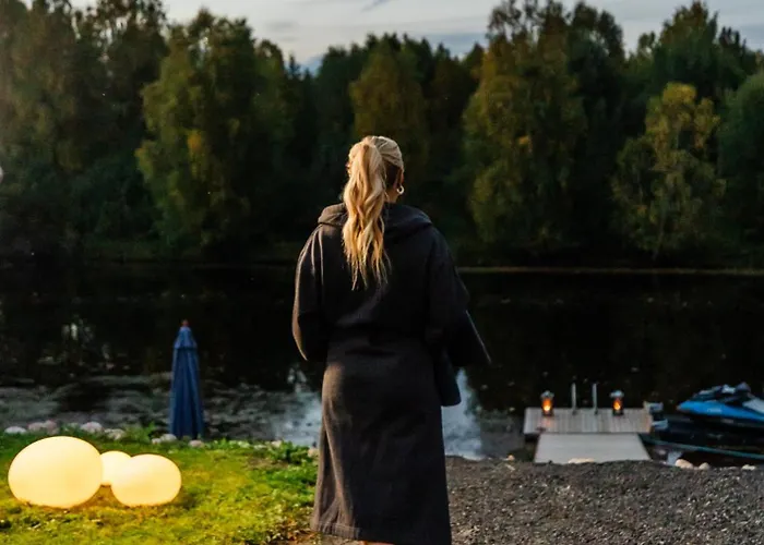 New Luxury By The River 别墅 *