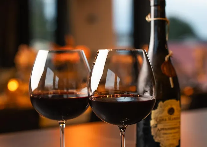 New Luxury By The River 罗瓦涅米