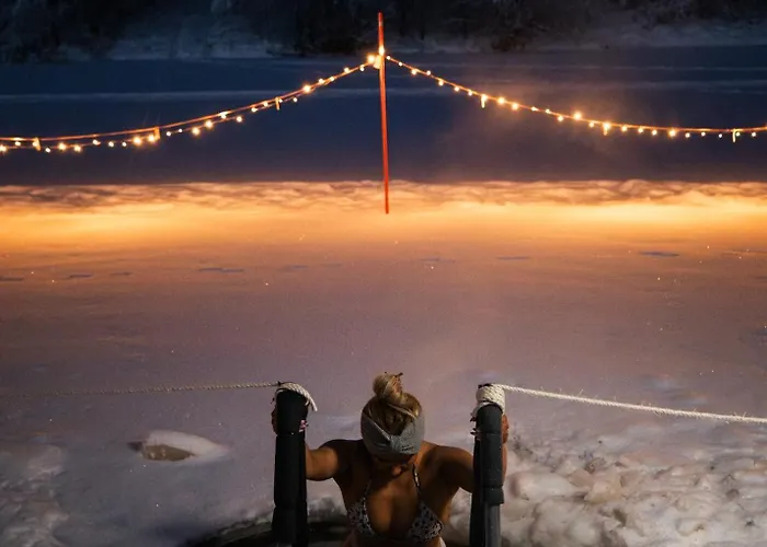 New Luxury By The River 罗瓦涅米